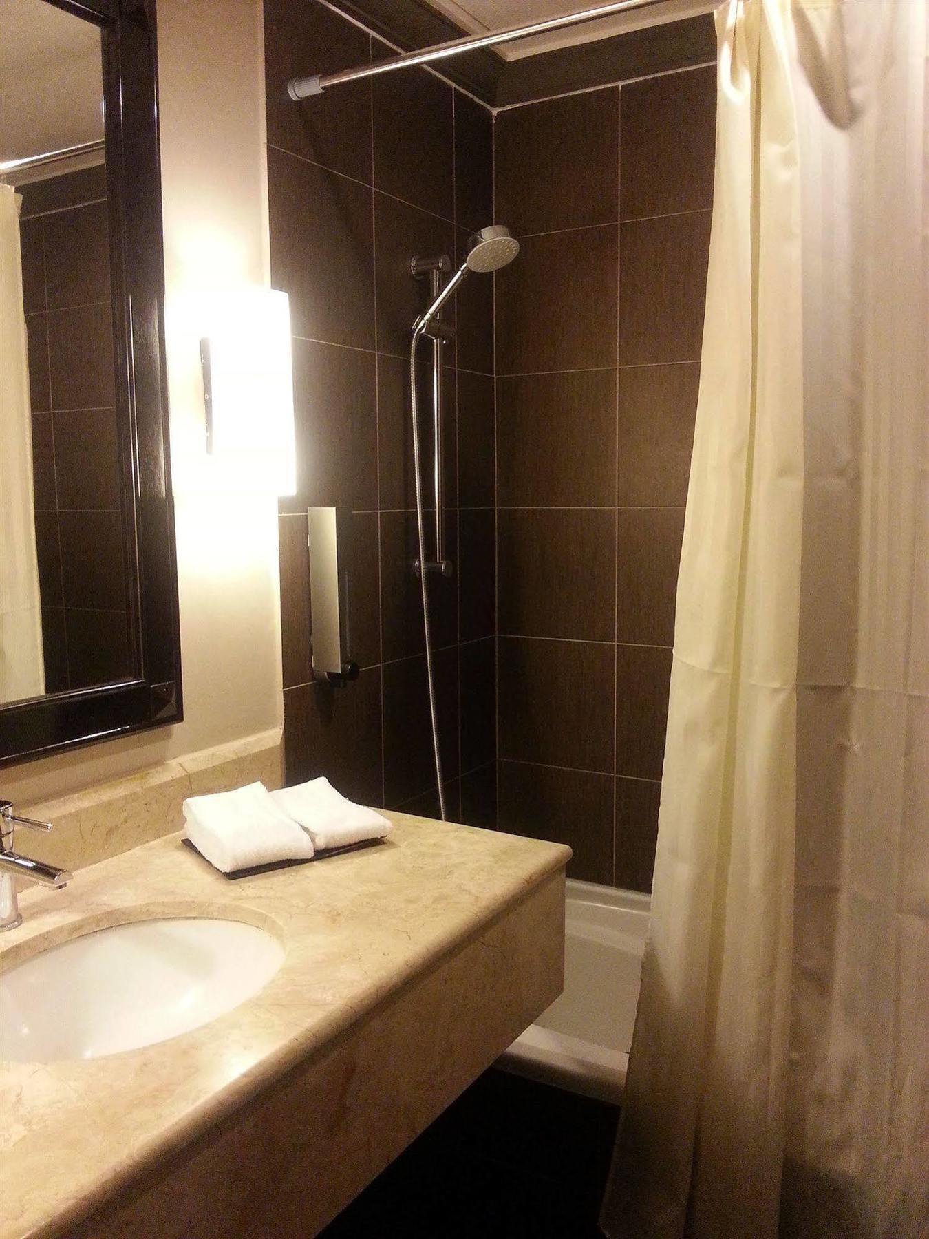 Hotel Mimosa Malacca Extérieur photo