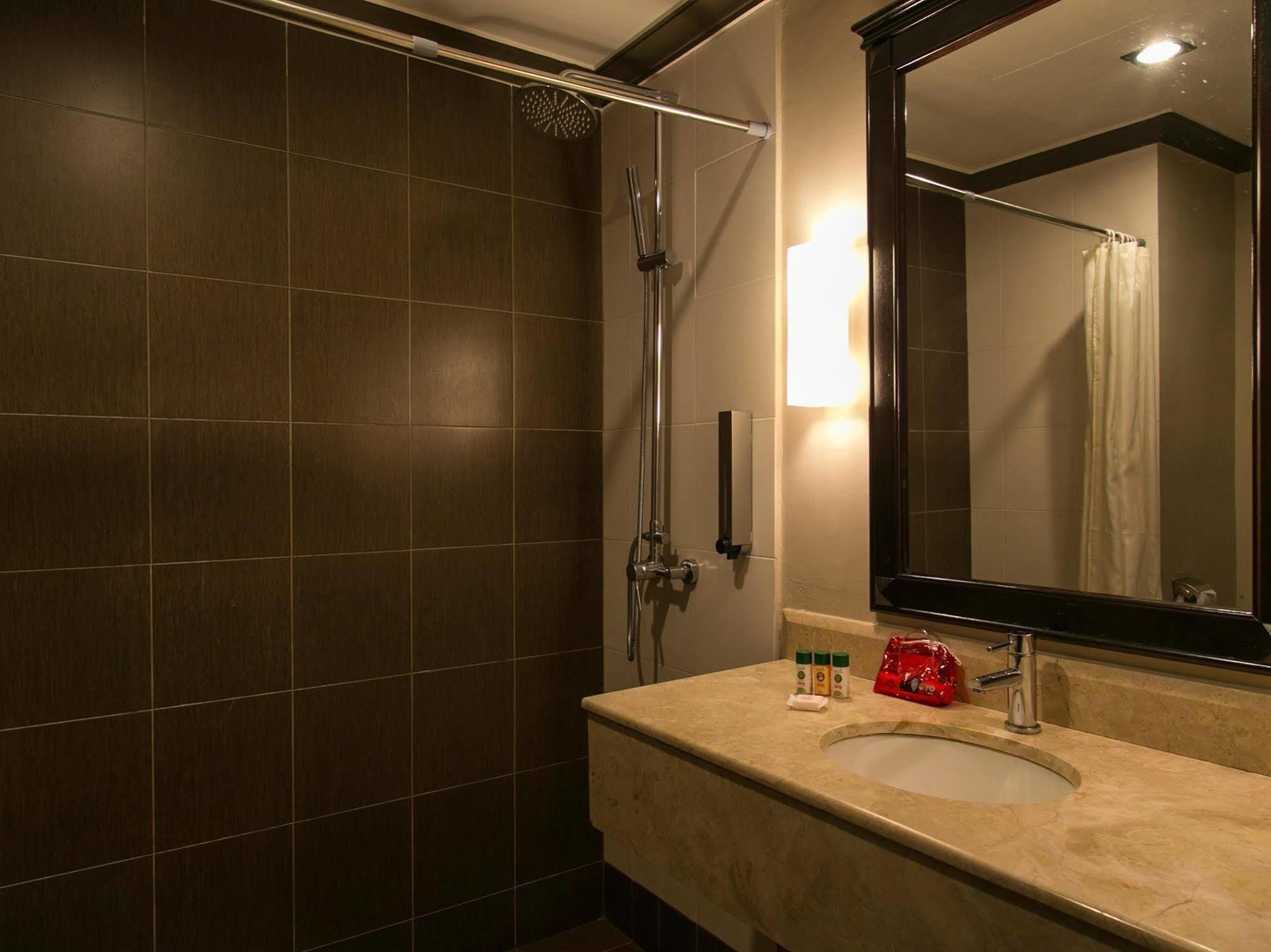Hotel Mimosa Malacca Extérieur photo